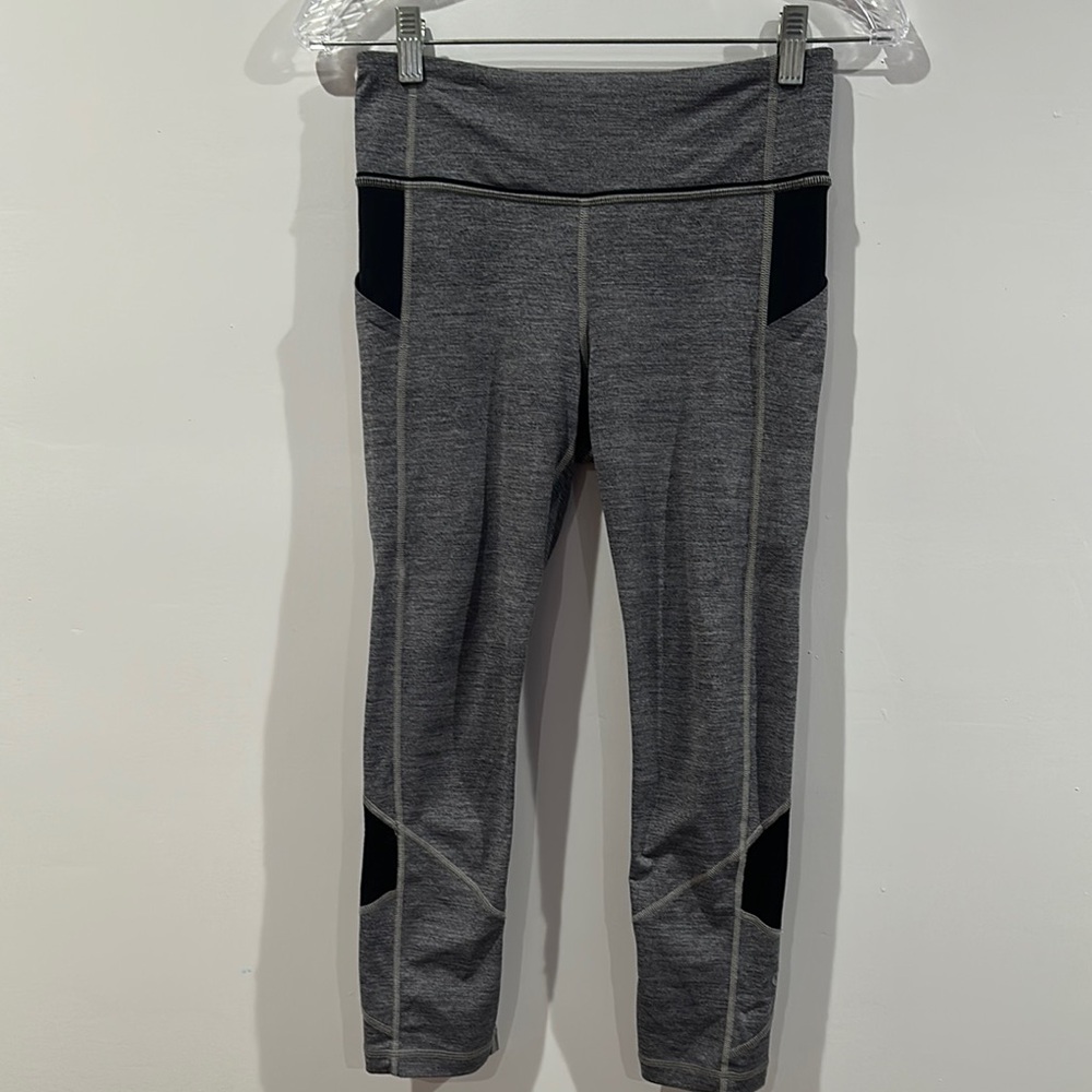 LULULEMON Pace Rival Women’s Black/Grey Capri Leggings Size 4